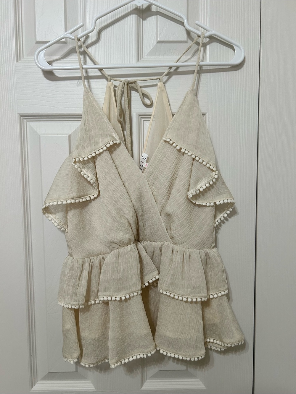 TCEC Cream Ruffle V-Neck Spaghetti Strap Blouse boho western festival NEW sz L